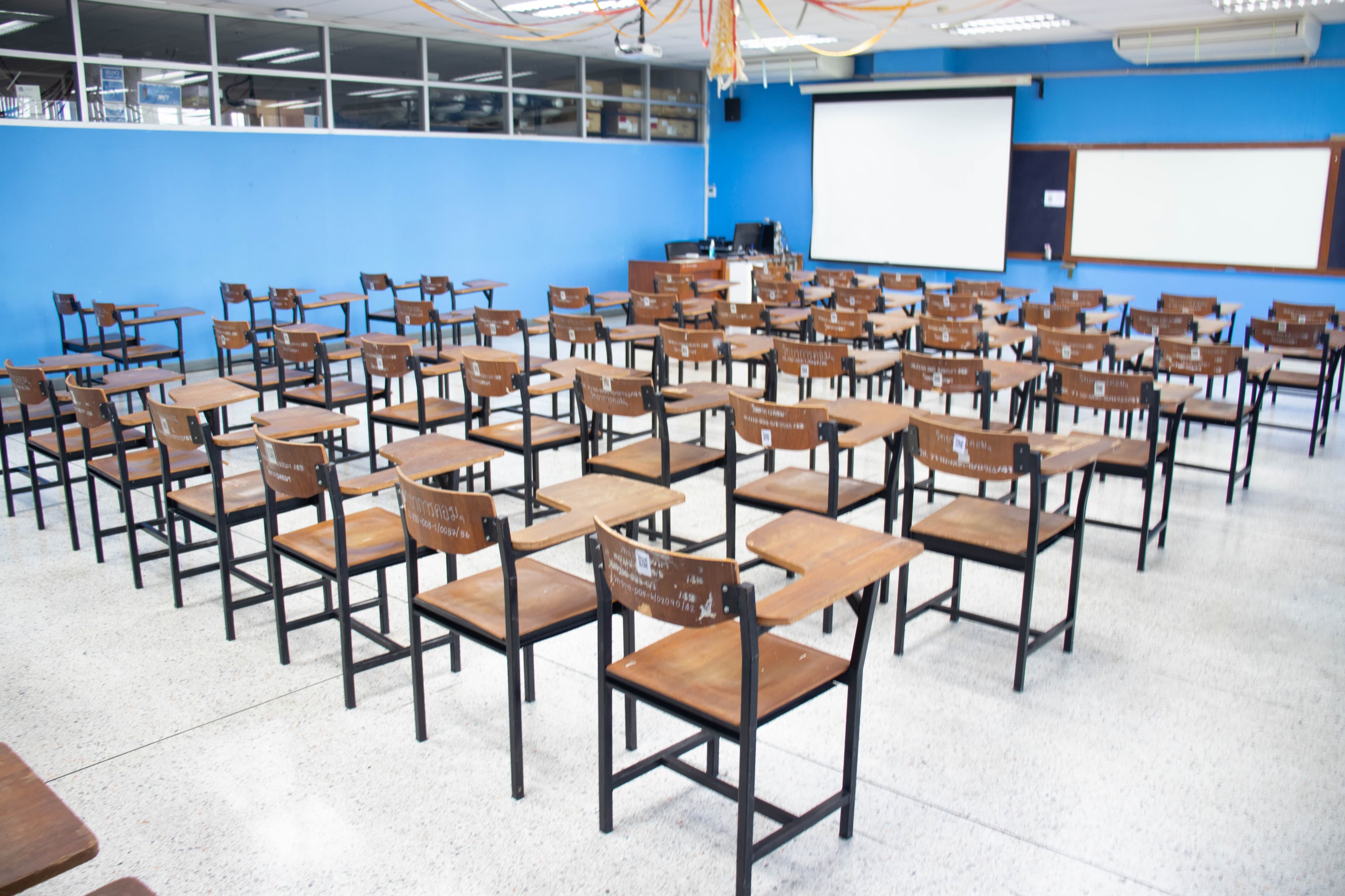 ห้องบรรยายคอมพิวเตอร์ 6