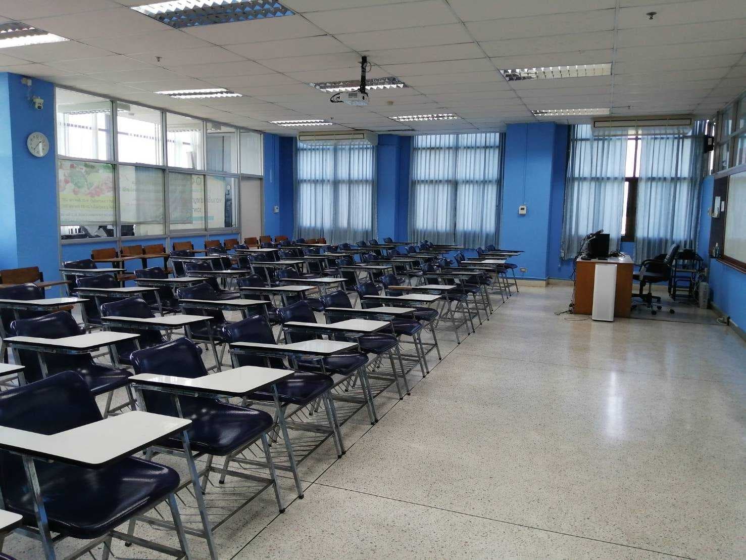 ห้องบรรยายคอมพิวเตอร์ 8